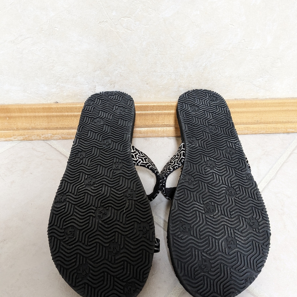 Slide Sandals NWOT - Picture 3 of 4